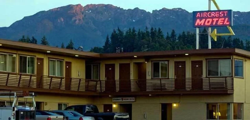 Aircrest Motel · property photo via Expedia