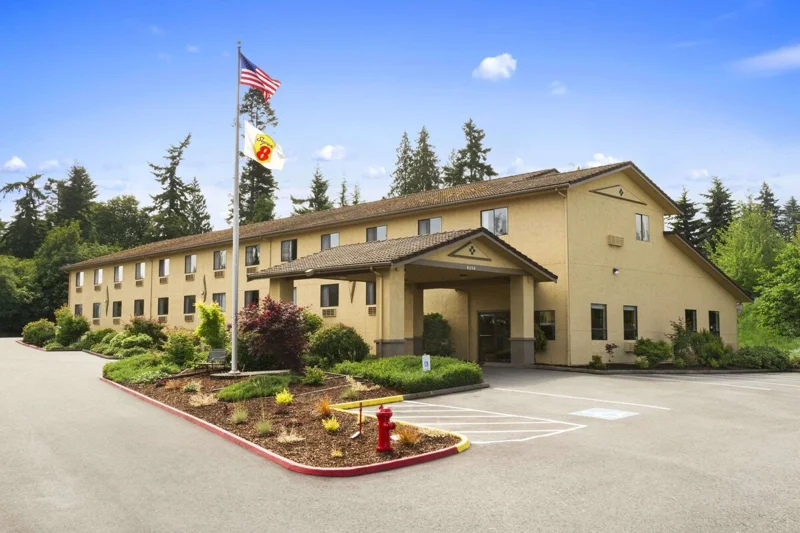 Super 8 by Wyndham Port Angeles · property photo via Expedia